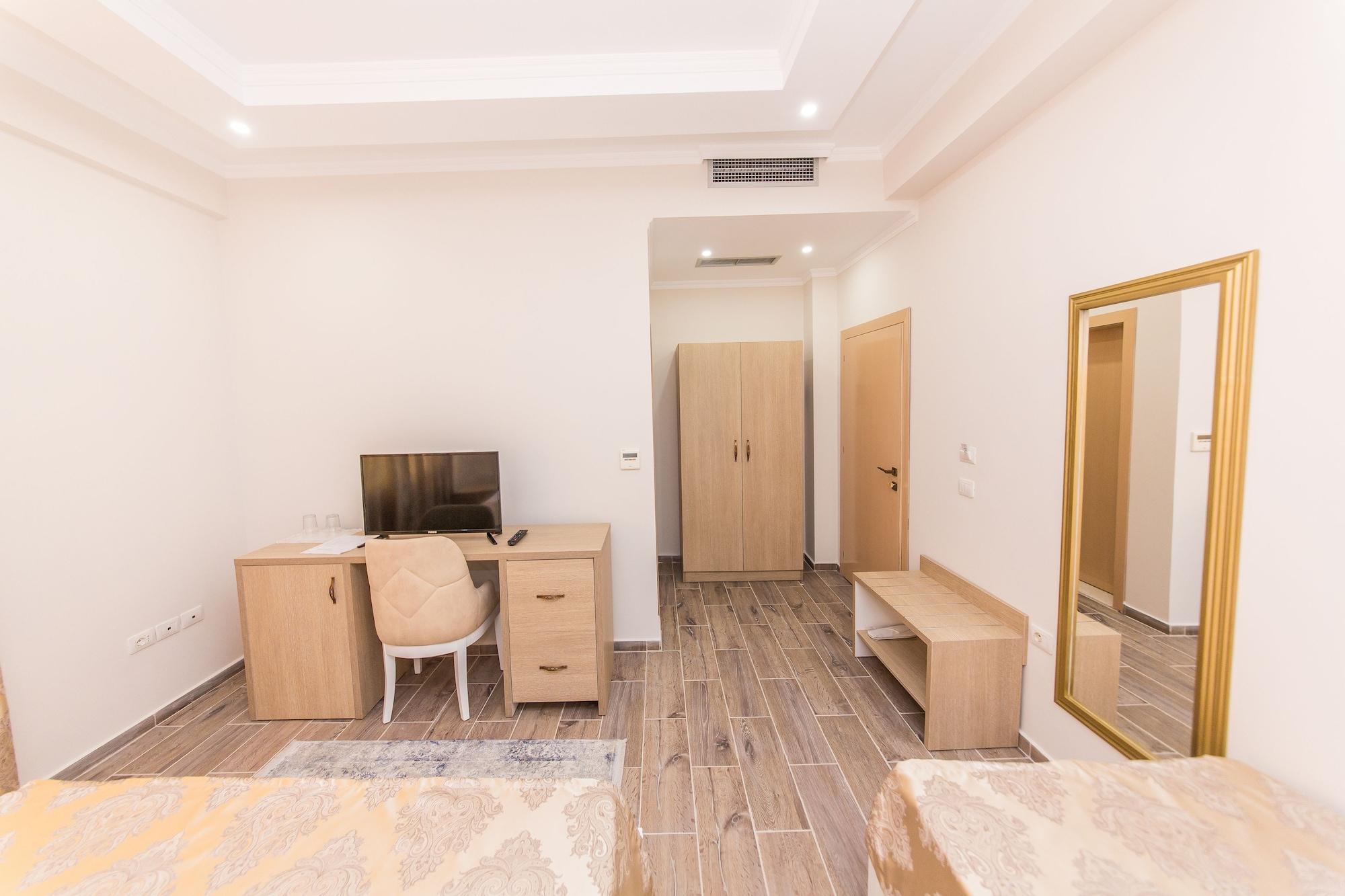 Hotel Belagrita Berat Luaran gambar