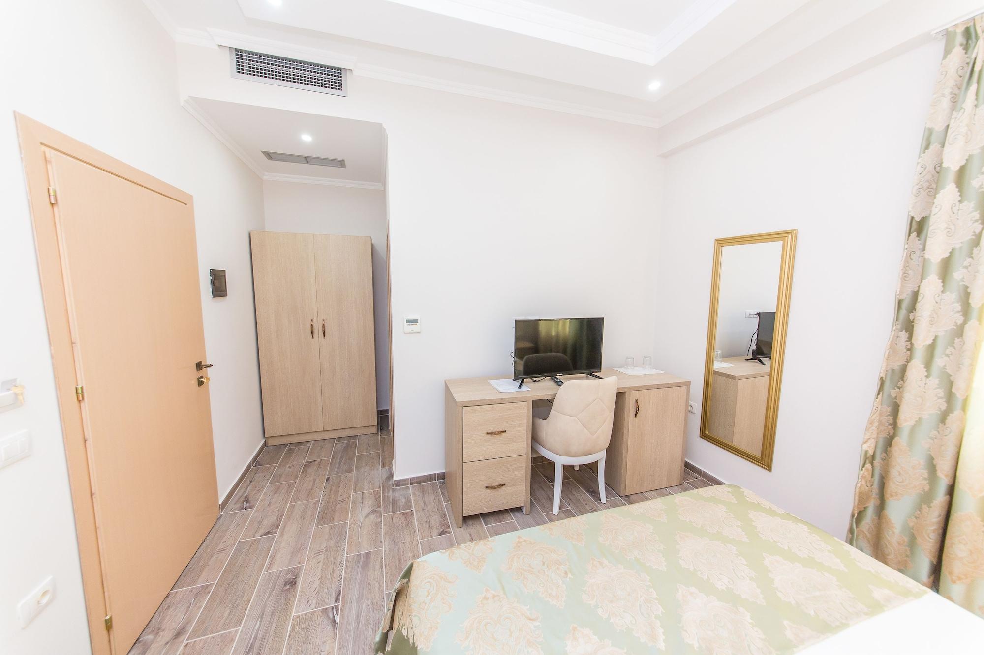 Hotel Belagrita Berat Luaran gambar